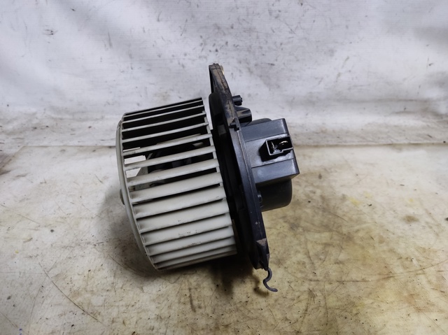 Motor calefaccion para iveco daily caja cerrada (1989 =>) 30-10  classic, caja cerrada, techo elevado 8140.23 570630200