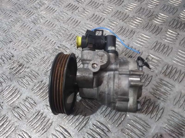 5710007000 Bomba de dirección asistida  disponible Utrera