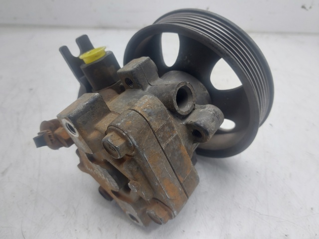 571003K200 Bomba de dirección asistida  disponible Burgos