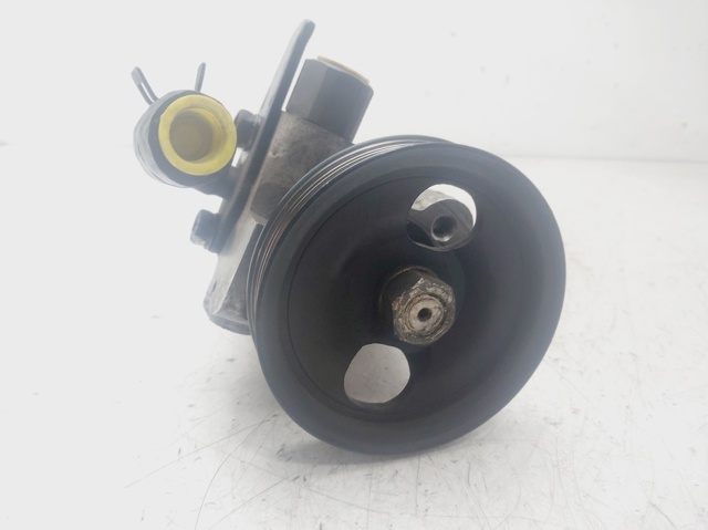 5711022002 HYUNDAI Bomba de dirección  en stock Huelva