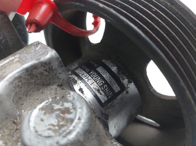 5711025000 HYUNDAI Bomba de dirección asistida  disponible Ourense