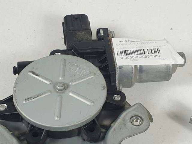 MITSUBISHI 5713A086 Motor del elevalunas de la puerta delantera derecha  disponible Valladolid