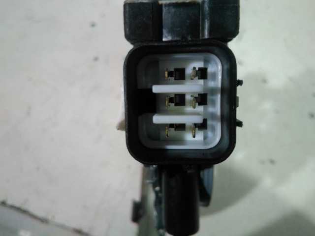 5713A086 Motor del elevalunas de la puerta delantera derecha  comprar en Reus