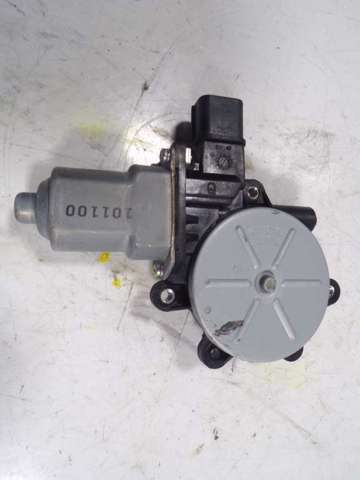 5713A257 Motor del elevalunas de la puerta trasera derecha  en stock Sabadell