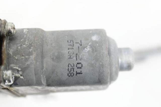 5713A258 Motor del elevalunas de la puerta trasera izquierda  comprar en Zaragoza
