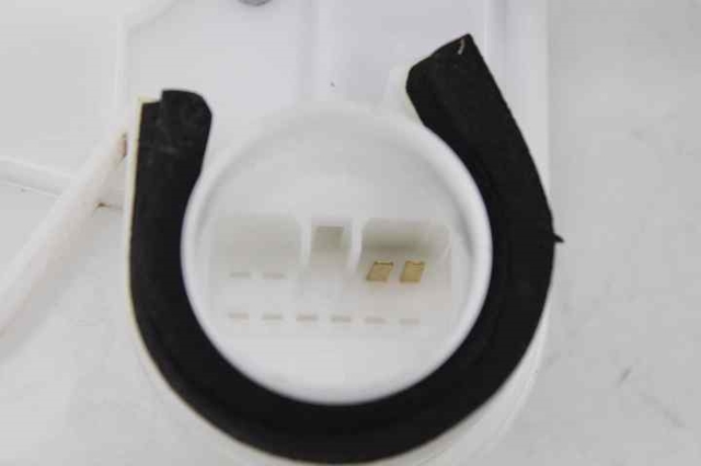 5715A726 MITSUBISHI Cerradura de puerta delantera derecha comprar Alcalá