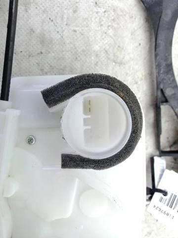MITSUBISHI 5715A726 Cerradura de puerta delantera derecha  en stock Valencia