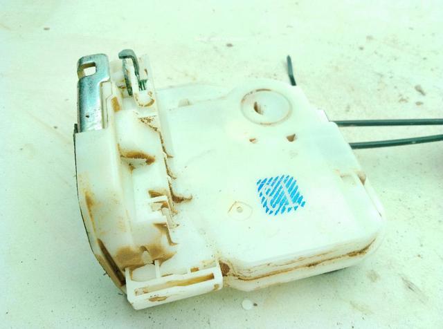 MITSUBISHI 5745A395 Cerradura de puerta trasera izquierda  comprar en Albacete