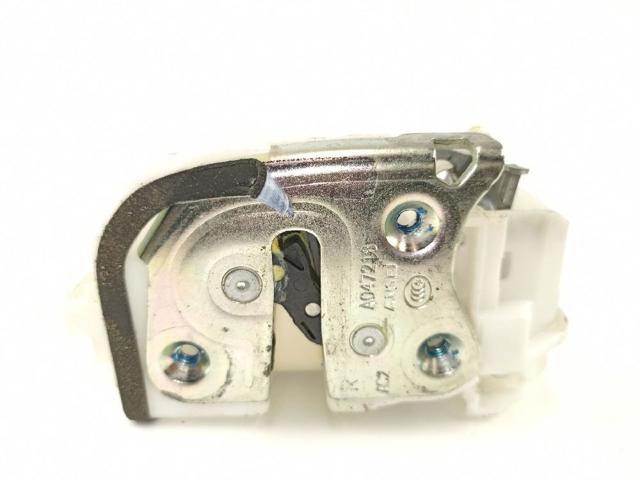 5745A396 MITSUBISHI Cerradura de la puerta trasera derecha  en stock Gandía