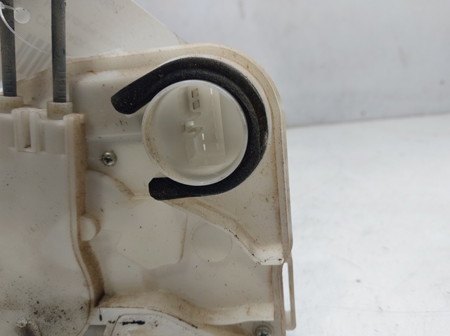 5745A396 MITSUBISHI Cerradura de la puerta trasera derecha  comprar en Oviedo