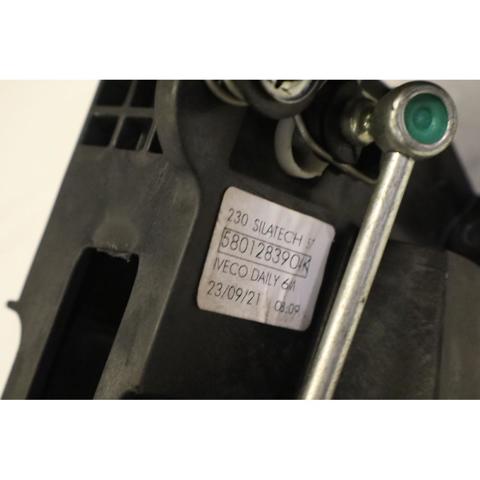 5801283904 IVECO Palanca de cambios  en stock Córdoba