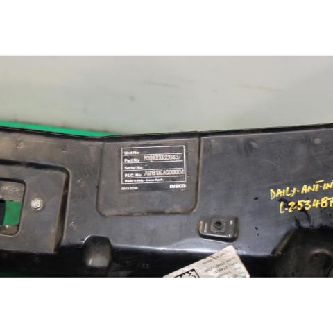 5801338103 IVECO Panel de soporte del radiador y montaje de faros  comprar en Jaén