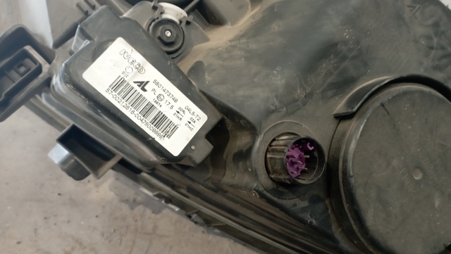 5801473749 IVECO Faro derecho  en stock Gandía