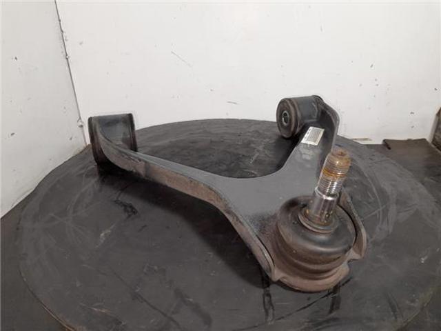 5801564293 IVECO Brazo superior izquierdo/derecho de suspensión delantera  en stock Huelva