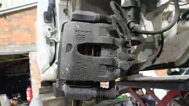 Pinza de freno, Eje delantero derecha 58130C8000 HYUNDAI