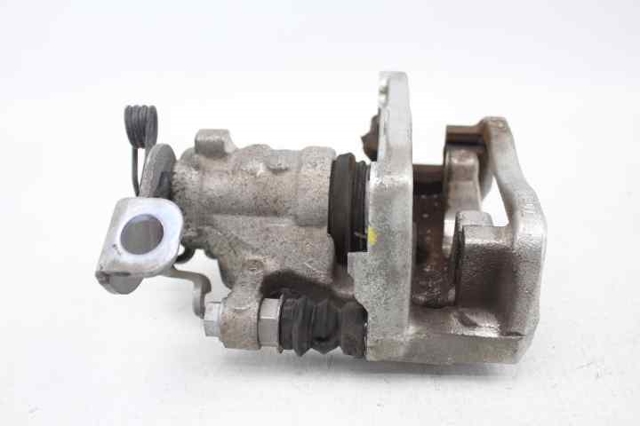 58400A2300 Pinza de freno trasera derecha  en stock Granada
