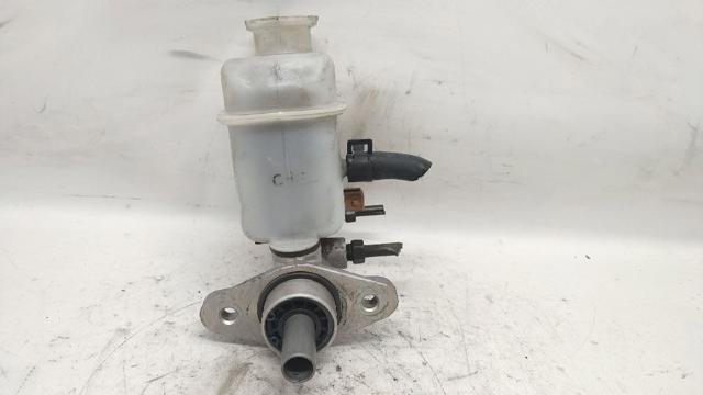 Cilindro principal de frenos 585103K300 HYUNDAI