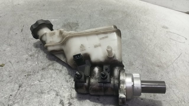 585103Z000 HYUNDAI Cilindro maestro de frenos comprar Madrid