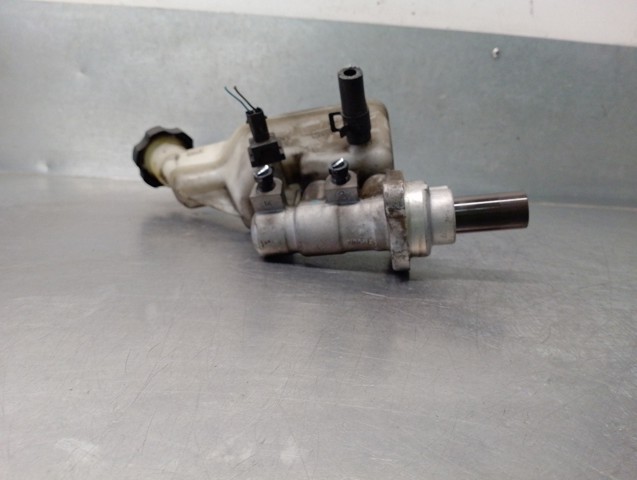 585103Z000 HYUNDAI Cilindro principal de freno  disponible Alicante