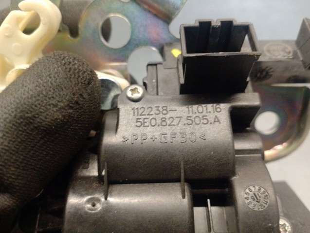 VAG 5E0827505A Cerradura de maletero comprar Tarragona