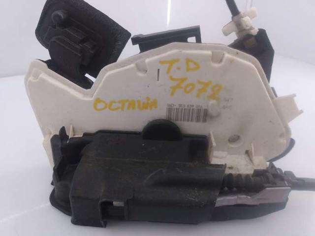 5E0839016 Cerradura de la puerta trasera derecha  en stock Castellón