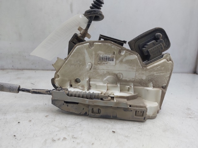 5E0839016 VAG Cerradura de la puerta trasera derecha comprar Madrid
