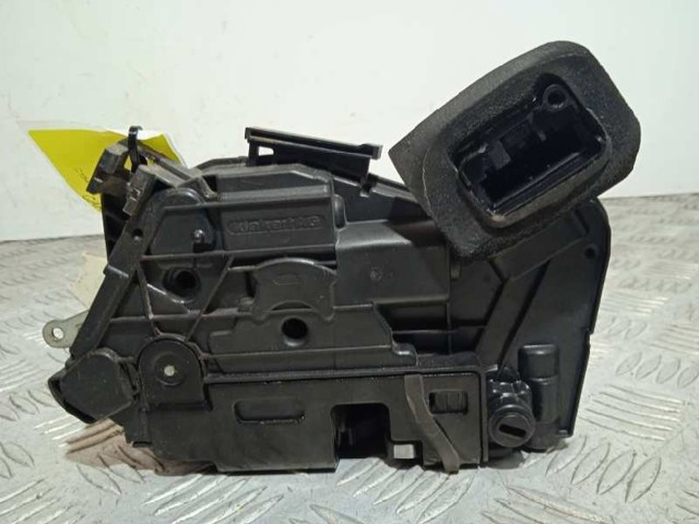 VAG 5E0839016A Cerradura de la puerta trasera derecha  en stock Terrassa