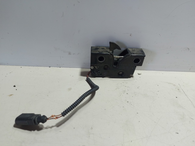 Cerradura del capó de motor 5F0823509C VAG