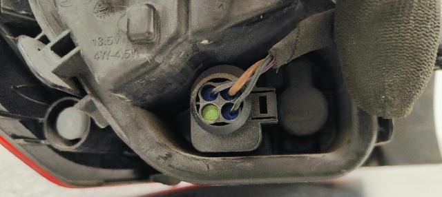 5F0945096D Piloto trasero exterior derecho  en stock Sabadell