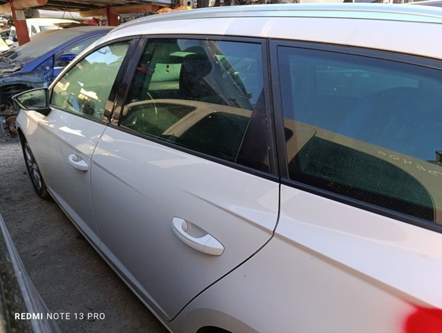 VAG 5F9833055 Puerta trasera izquierda comprar Barcelona