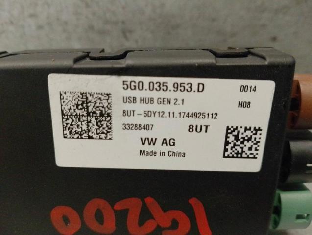 5G0035953D VAG Concentrador USB  disponible Ourense