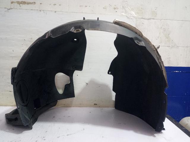 Paso de rueda delantero izquierdo trasero 5G0805977 VAG