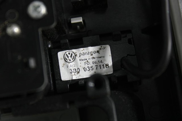 5G0868837 Luz de techo interior (cabina)  en stock Sabadell
