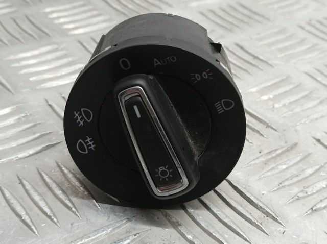5G0941431AF Interruptor de luces en el tablero  disponible Málaga