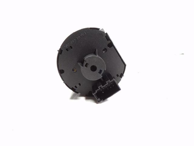 5G0941431BDWZU Interruptor de luces en el tablero  disponible Málaga