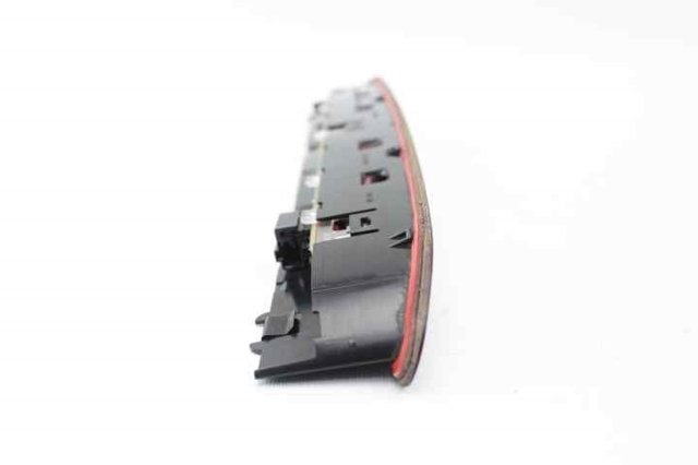 VAG 5G0945087B Tercera luz de freno  en stock Terrassa
