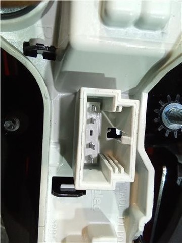 5G0945094AE Piloto trasero interior derecho  disponible Utrera