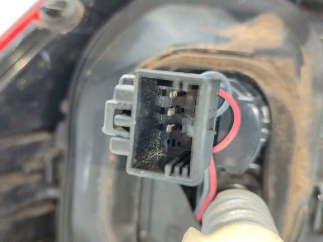 5G0945096 Piloto trasero exterior derecho  disponible Burgos