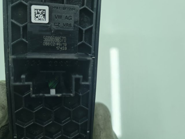 5G0959857D VAG Unidad de control de elevalunas delantera izquierda  disponible Vigo