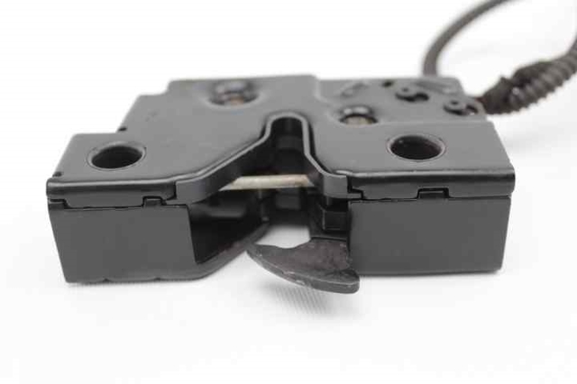 5G1823509B Cerradura del capó  disponible Utrera