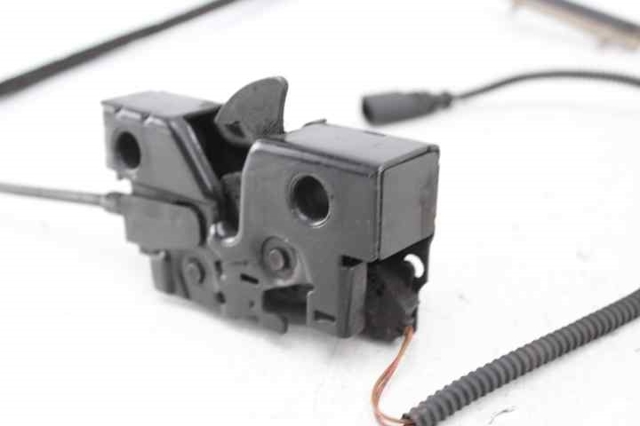 VAG 5G1823509B Cerradura de capó  en stock Terrassa