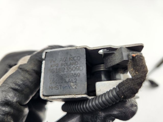 5G1823509D Cerradura de capó  en stock Granada