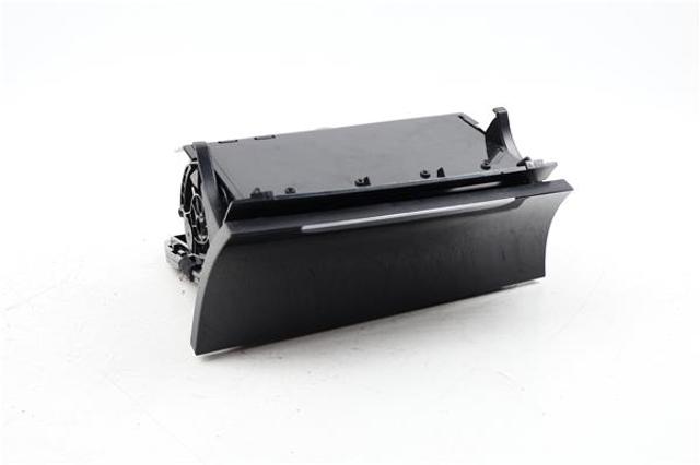 VAG 5G1863391 Cenicero de la consola central  en stock Terrassa