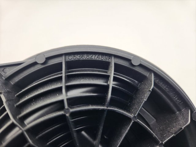 5G9827469D VAG Tirador de puerta de maletero exterior  en stock Gandía