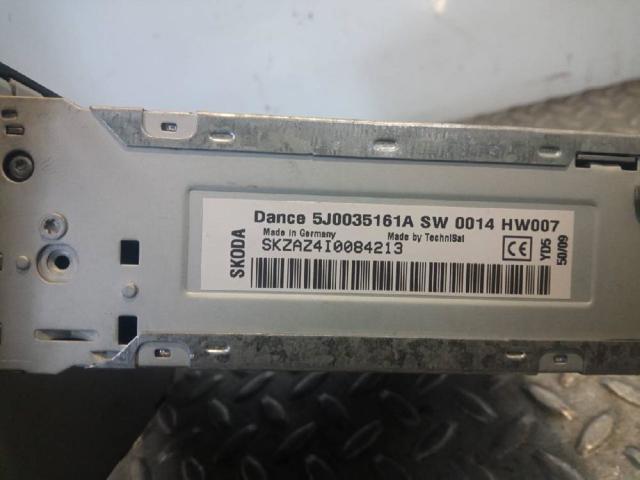 5J0035161A Radio AM/FM  disponible Burgos