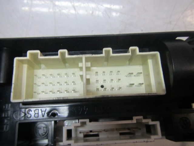 5J0820045D9B9 VAG