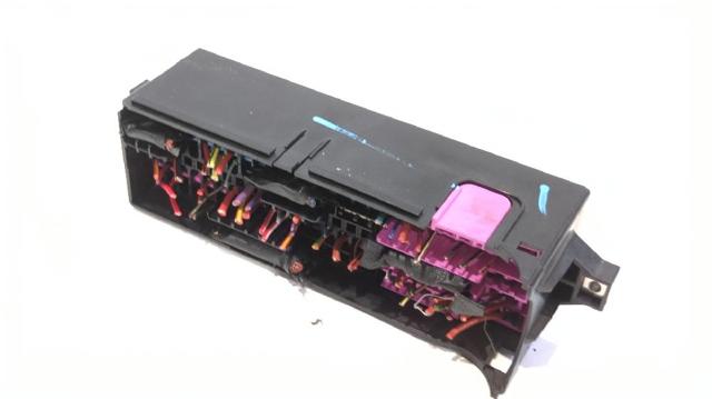 5J0937615C Caja de fusibles comprar Girona