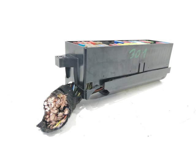 VAG 5J0937615C Caja de fusibles  disponible Lugo