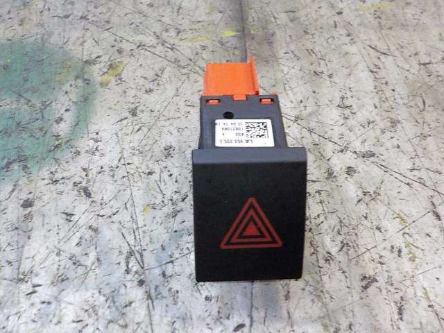 Precio del repuesto Boton de luz de emergencía Fabia II familiar