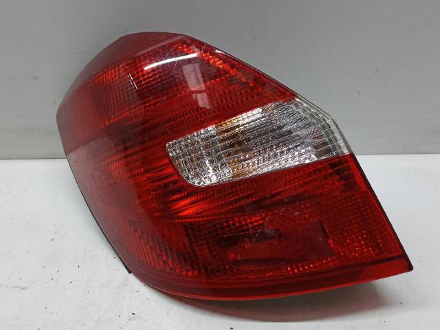 5J6945095 Piloto trasero izquierdo  disponible Málaga